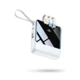 【HTQ モバイルバッテリー 22000mAh】209gの超軽量＆5台同時急速充電！ケーブル内蔵の新定番