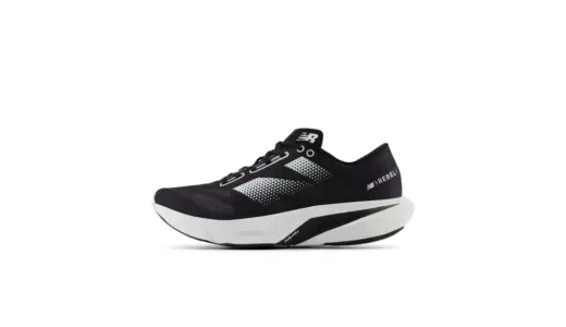 【走り出したくなる軽さ】New Balance FuelCell Rebel v4｜反発力とフィット感で進化したランニングシューズ