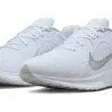【白の疾走感】NIKE クエスト 5 メンズ DD0204-100｜ホワイト/ピュアプラチナムで走りも日常もスマートに