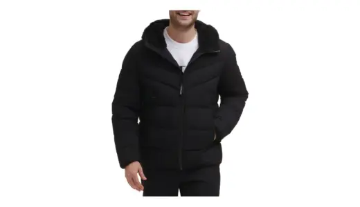 【冬の“ちょうどいい”を着る】Calvin Klein ストレッチ中綿フーデッドジャケット｜軽くて暖かい、上品アウターの決定版