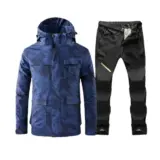 【極寒も怖くない】Generic メンズスキースーツ上下セット｜防風・防水・熱反射で“動ける暖かさ”を手に入れる！