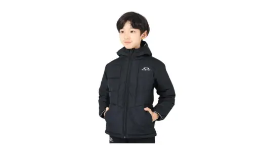 【冬を軽く、暖かく】Oakley ENHANCE INSULATION JKT YTR 6.0 BLACKOUT｜機能美で差がつく大人のアウター