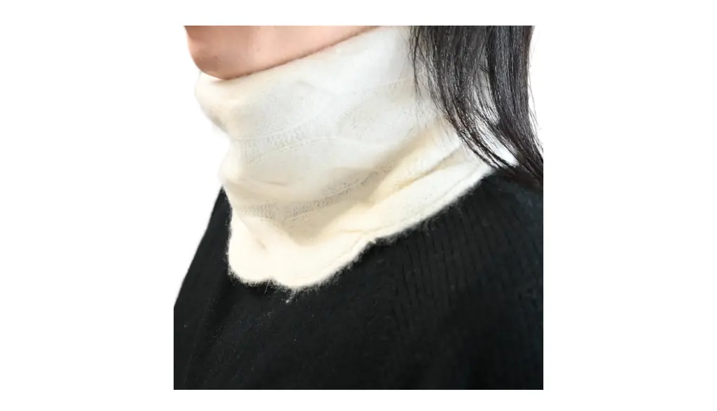 [I.P.P] カシミヤ 100％ ネックウォーマー スヌード ニット ケーブル編み 無地 横25cmX縦20cm プレゼント アイピーピー エアふわ