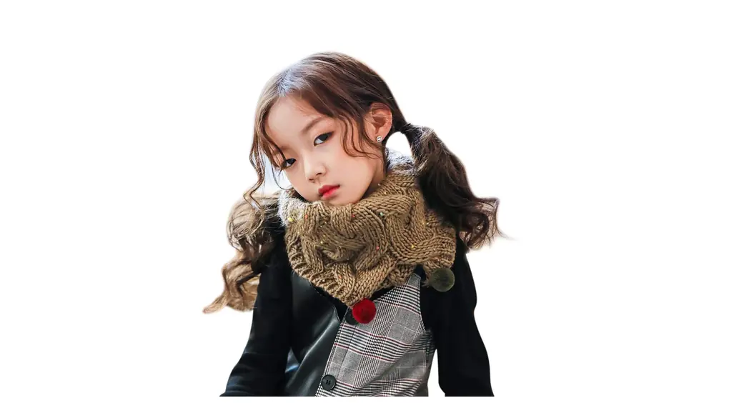 [LONTG] ネックウォーマー キッズスヌード マフラー 可愛い ふわモコ ポンポン付き 毛糸 ケーブル編み おしゃれ ニットスヌード 首巻き 襟巻き 柔らかい あったか 秋冬 アウトドア お出かけ スキー スノー 雪遊び 防寒グッズ