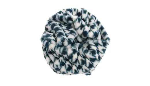 【冬の首元革命】MORE Style ファースヌード｜千鳥格子×ふんわりファーで暖かく、上品に決まる