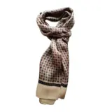 【RYXYGYY】100％シルクのペイズリースカーフ｜一年中使える上質デザインで“品格ある男”を演出